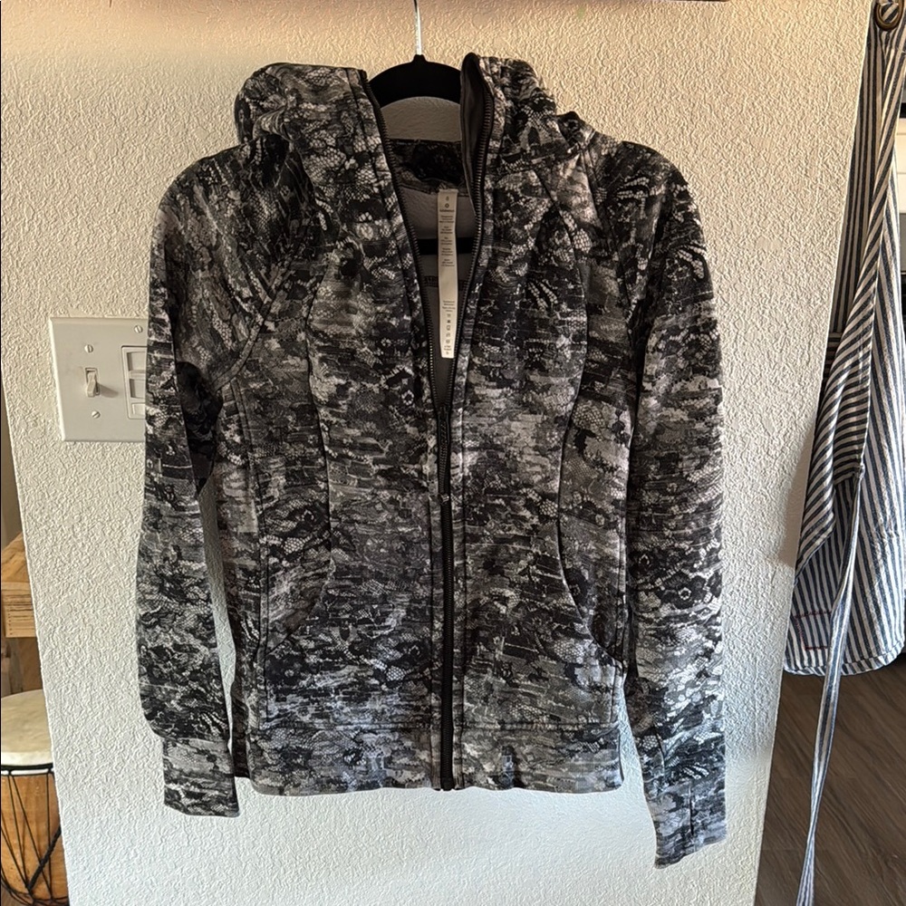 Lululemon Athletica Black and Gray Zip-Up Jacket